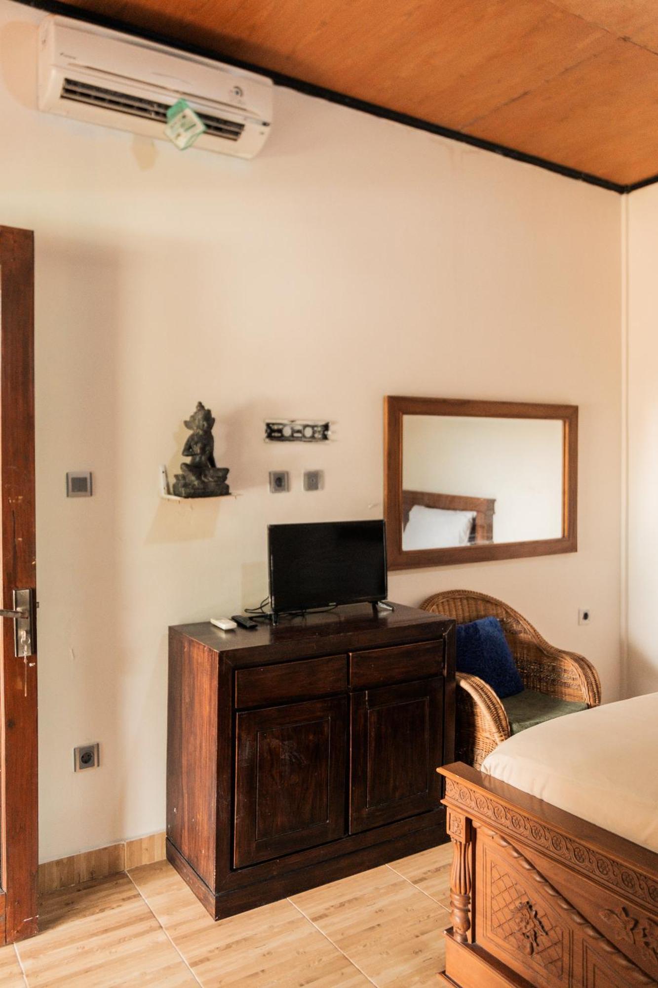Yoki'S Bungalow Kuta  Экстерьер фото
