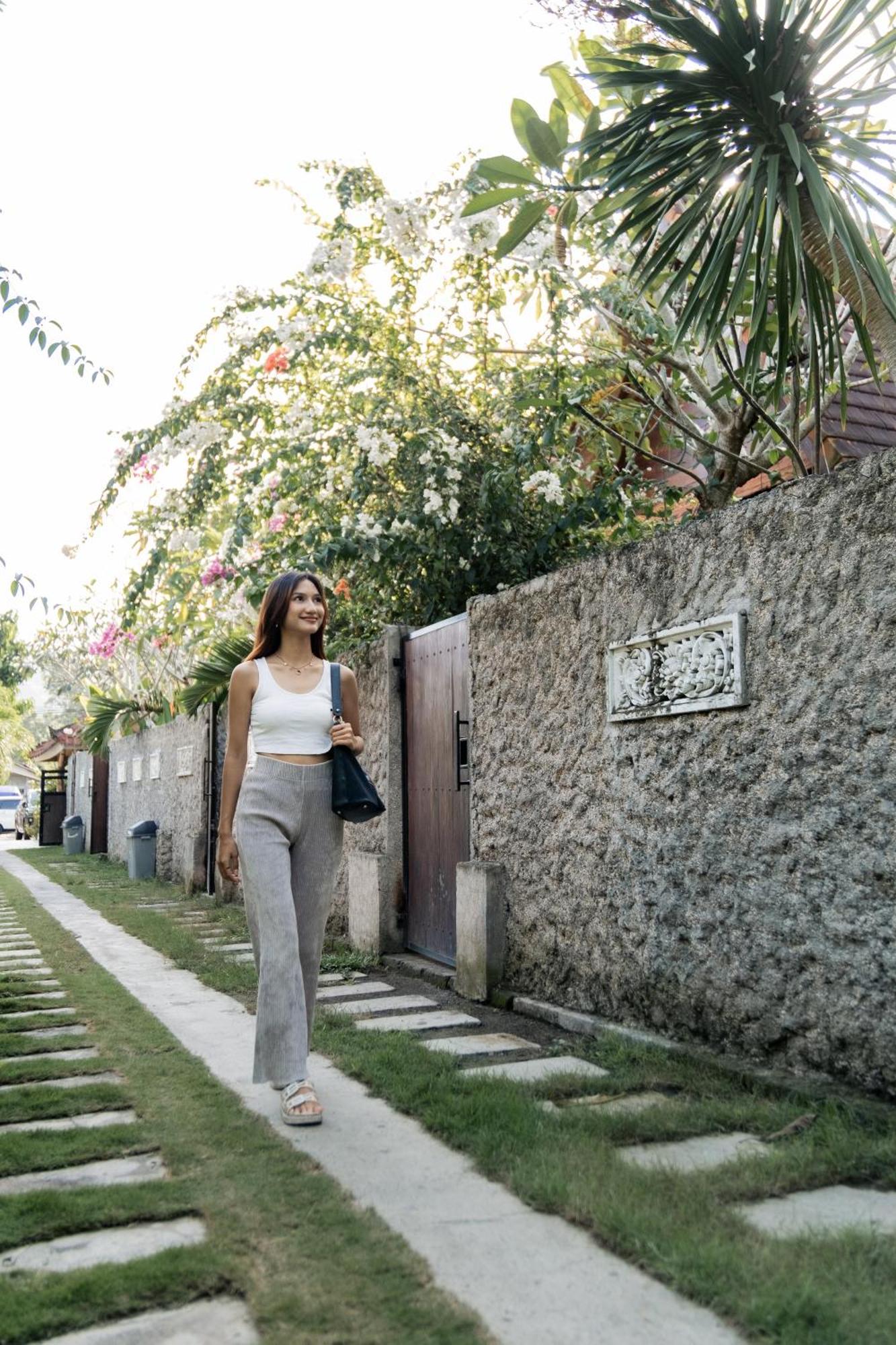 Yoki'S Bungalow Kuta  Экстерьер фото