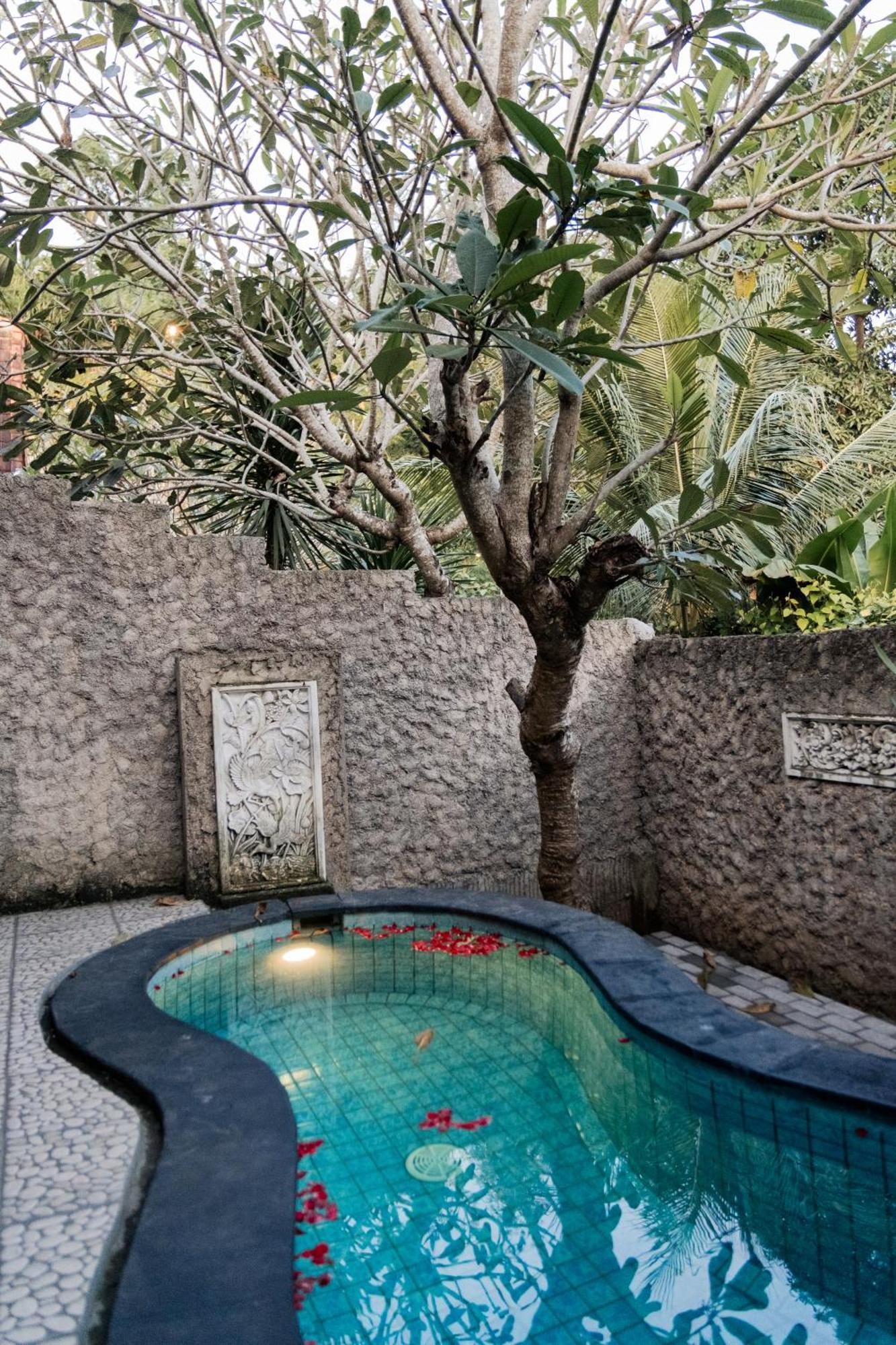 Yoki'S Bungalow Kuta  Экстерьер фото